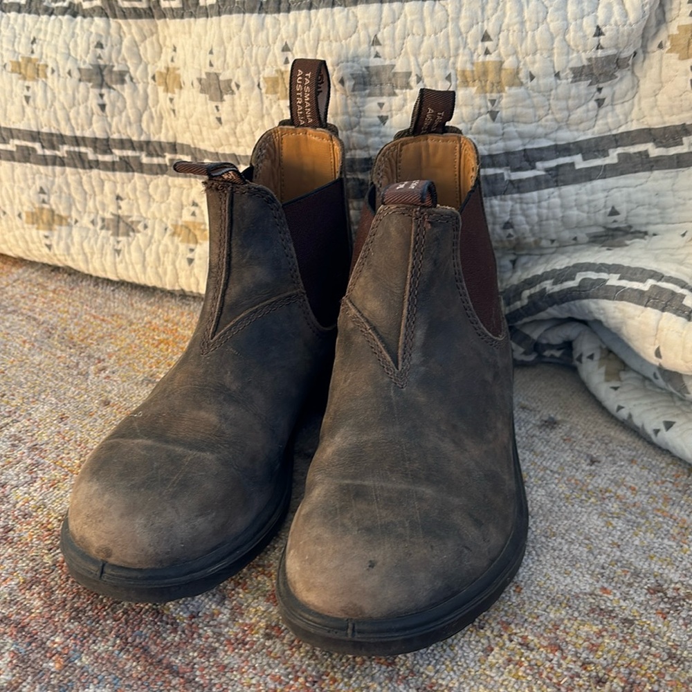 Blundstone kids brown boots size UK 2